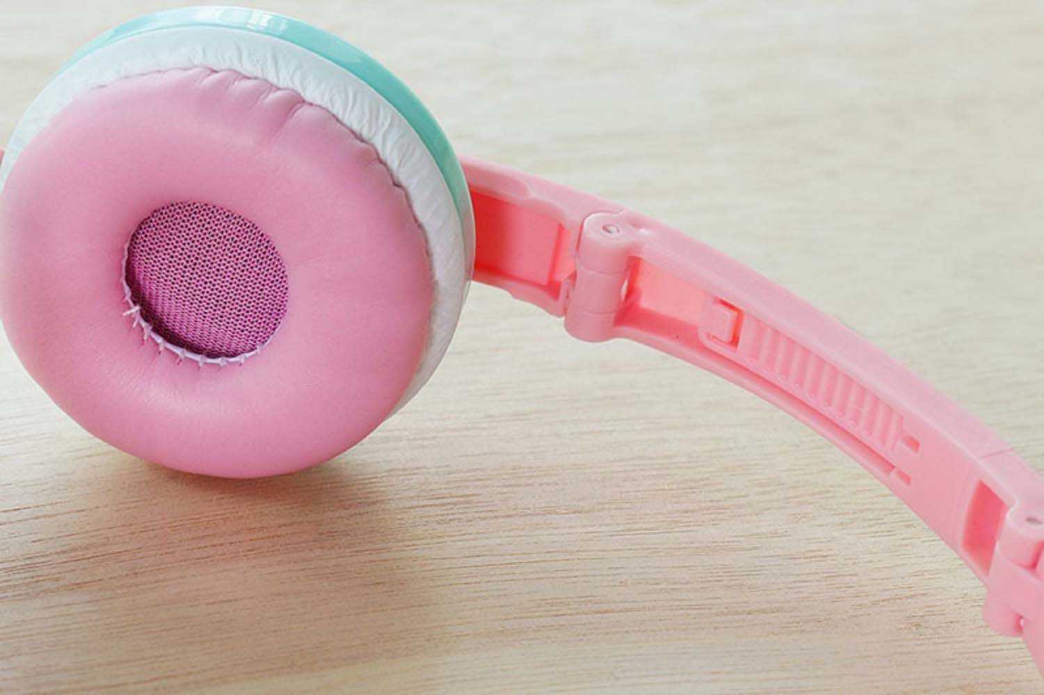 Samsung Galaxy A22 5G (SM-A226B) vezetékes fejhallgató gyerekek számára GJBY Audio Extra Bass (GJ-04) rózsaszín