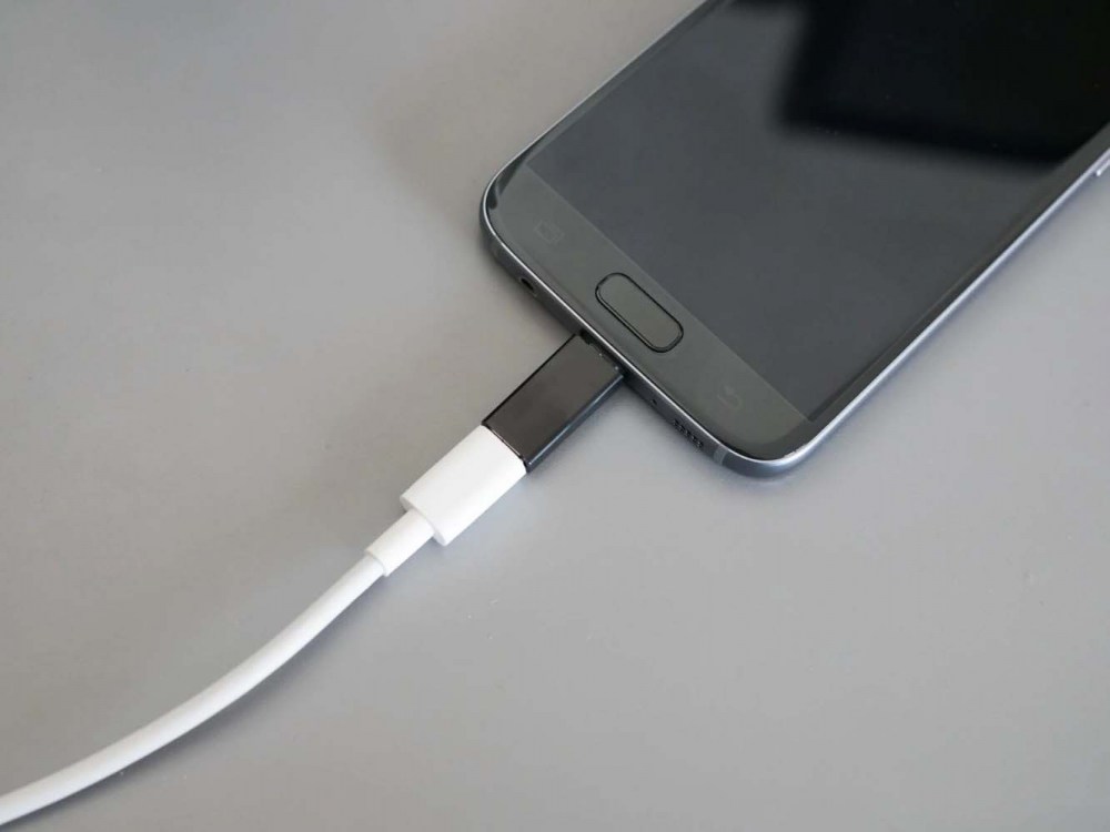 Huawei P Smart 2020 átalakító adapter micro USB csatlakozóról TYPE-C csatlakozóra fekete