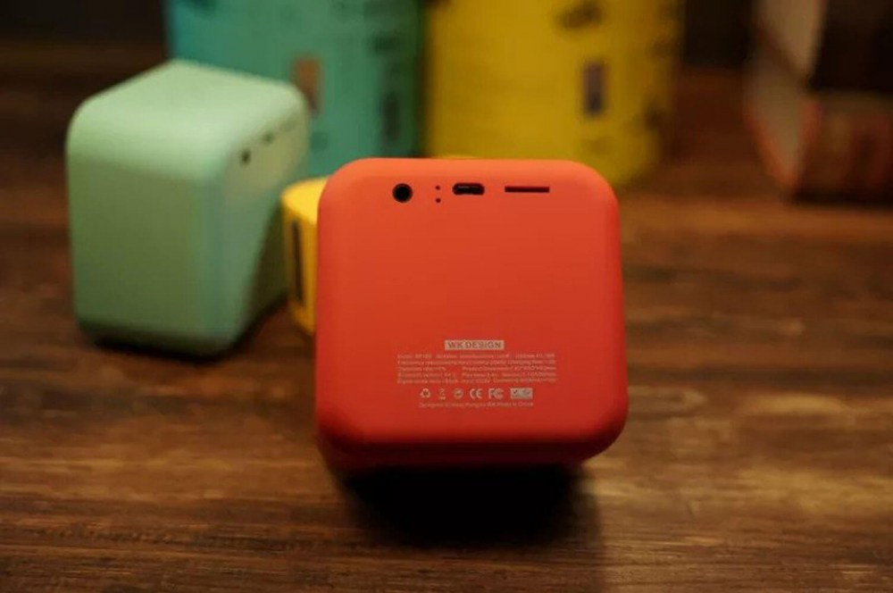 Apple iPhone 12 kompatibilis bluetooth hangszóró WK piros