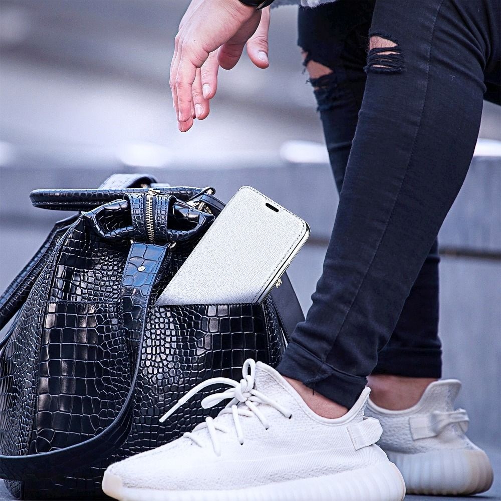 Apple iPhone XS Max oldalra nyíló flipes bőrtok átlátszó szilikon hátlap, fémhatású keret ezüst